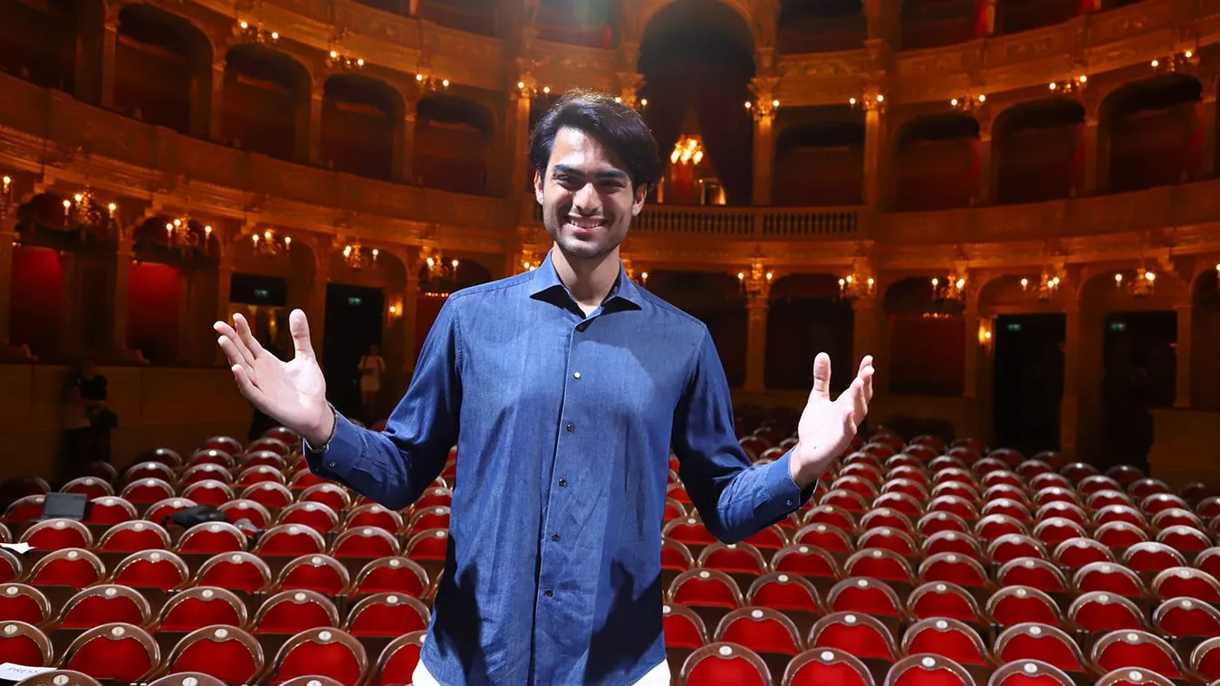 "A tehetség Isten ajándéka" - Exkluzív interjú Andrea Bocelli fiával - Videó