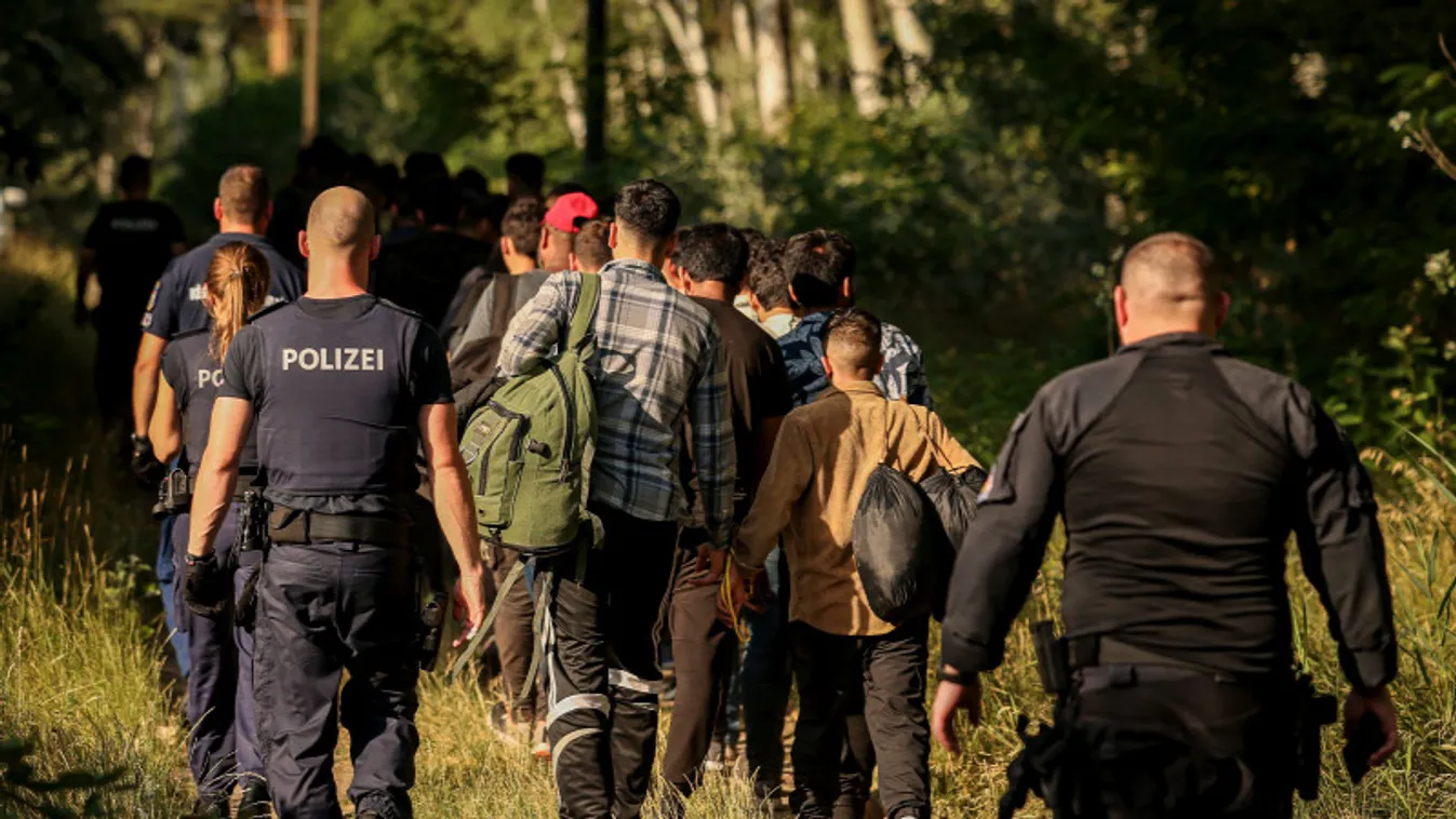 60 migráns akart áttörni Magyarországra