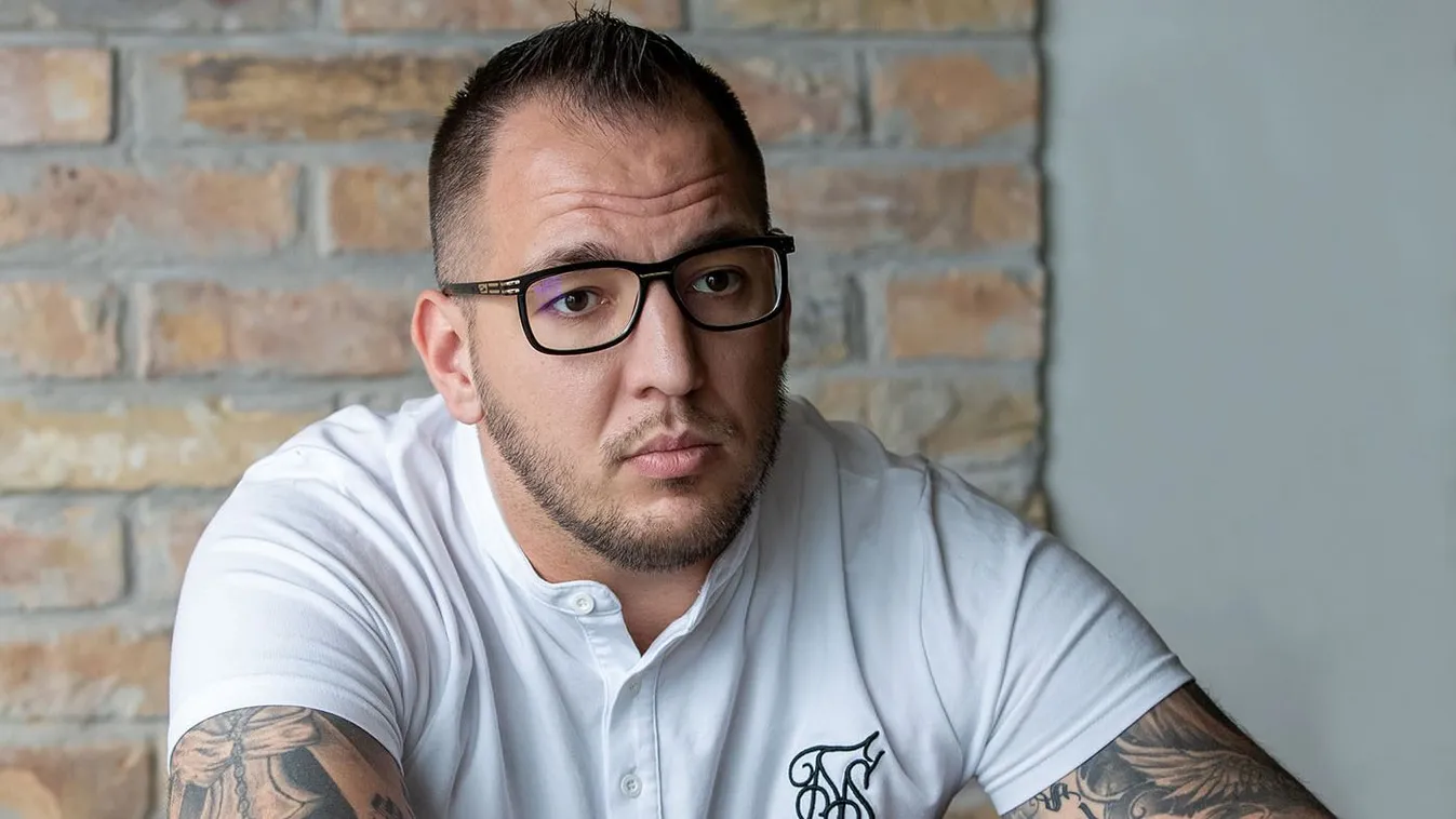 Hihetetlen dolgot tett Curtis rajongója - Fotó