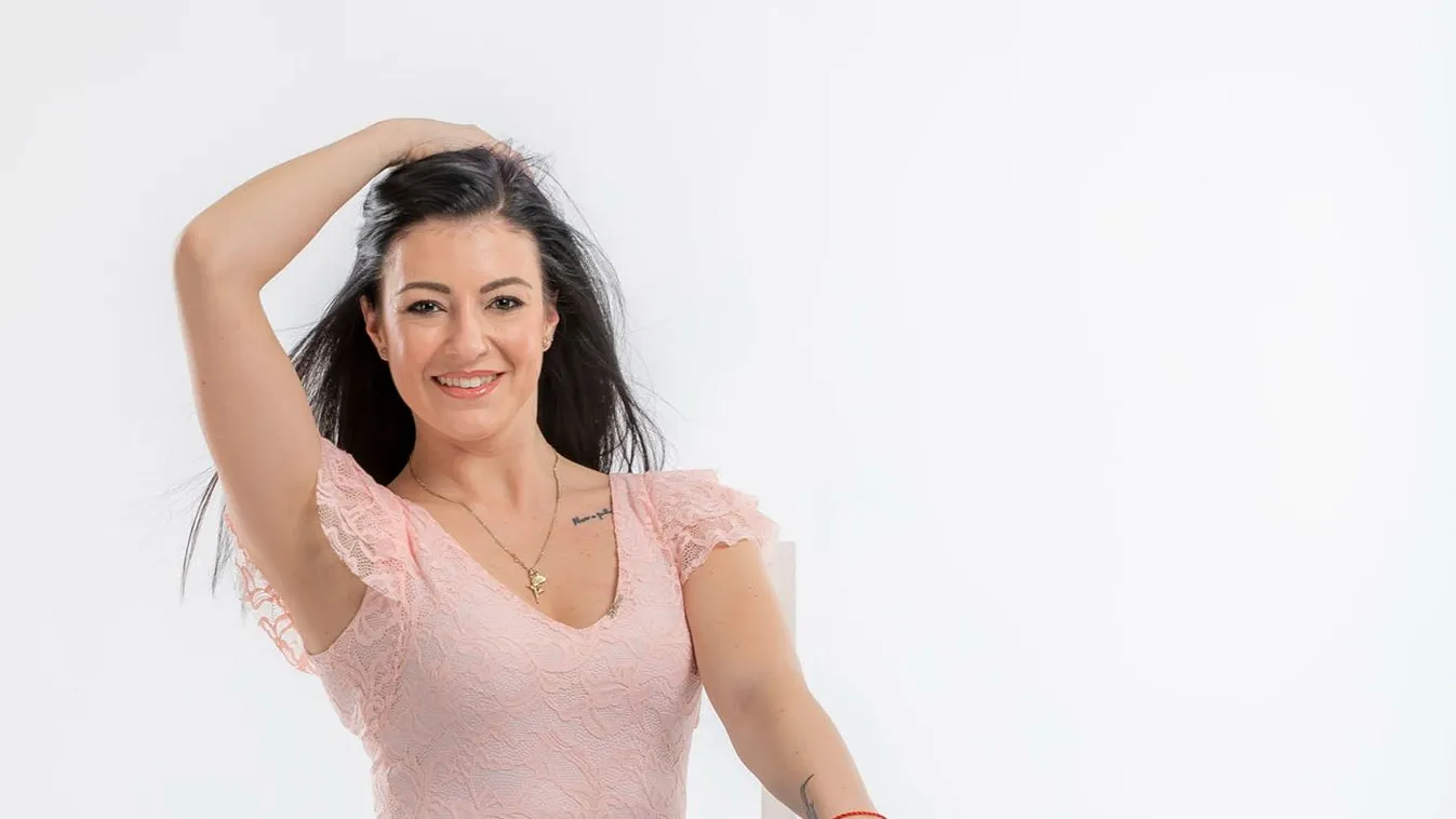 Erotikus kép készült Stana Alexandráékról, hárman voltak?