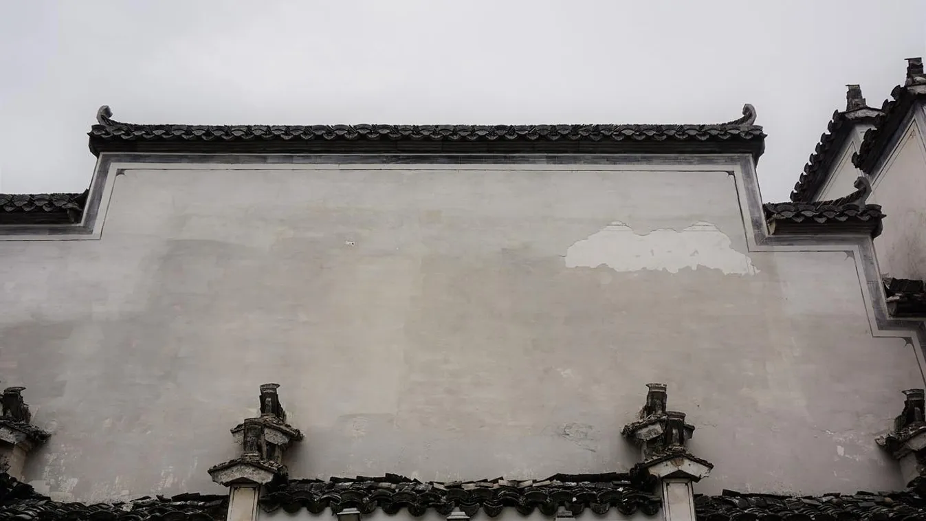 Tűzfalon az egyik kedvenc kötelező olvasmányunk – Videó