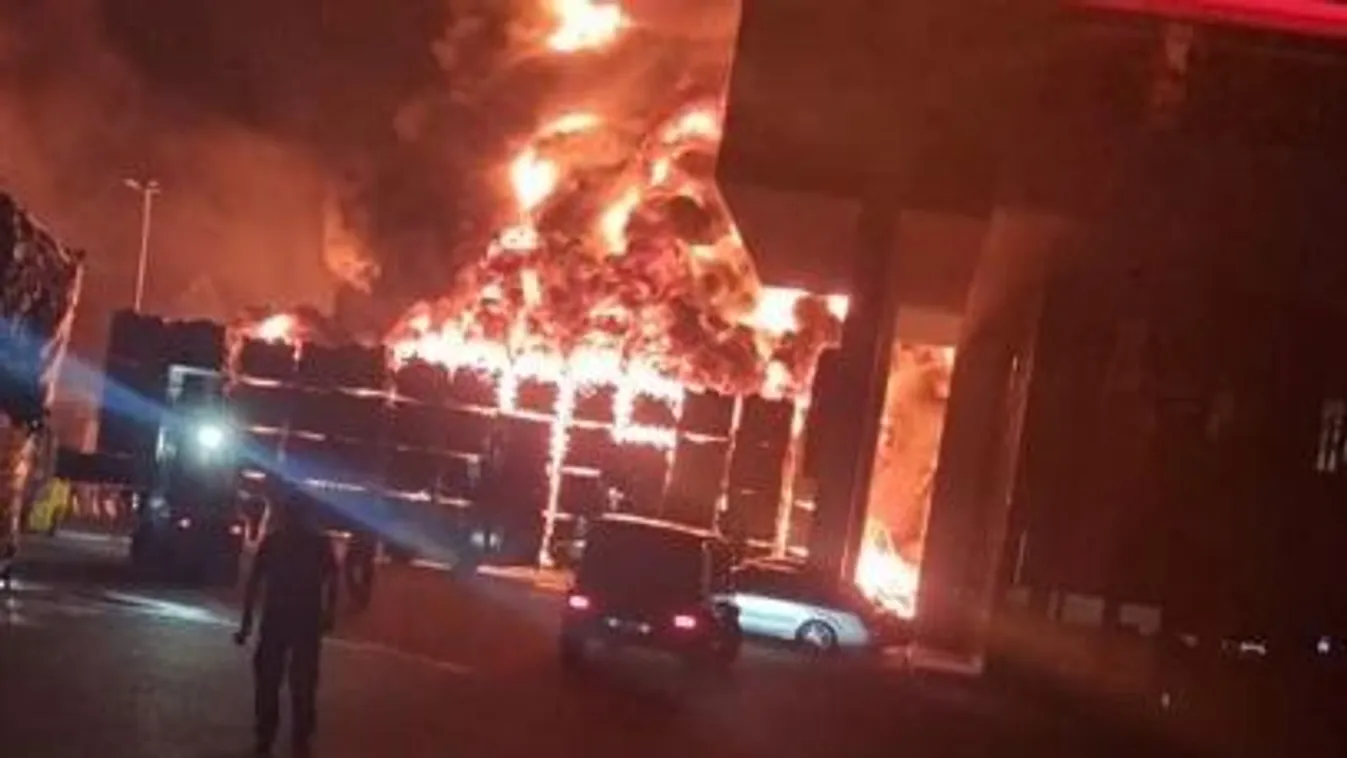 Drámai fotók: Esküvőn csaptak fel a lángok Németországban