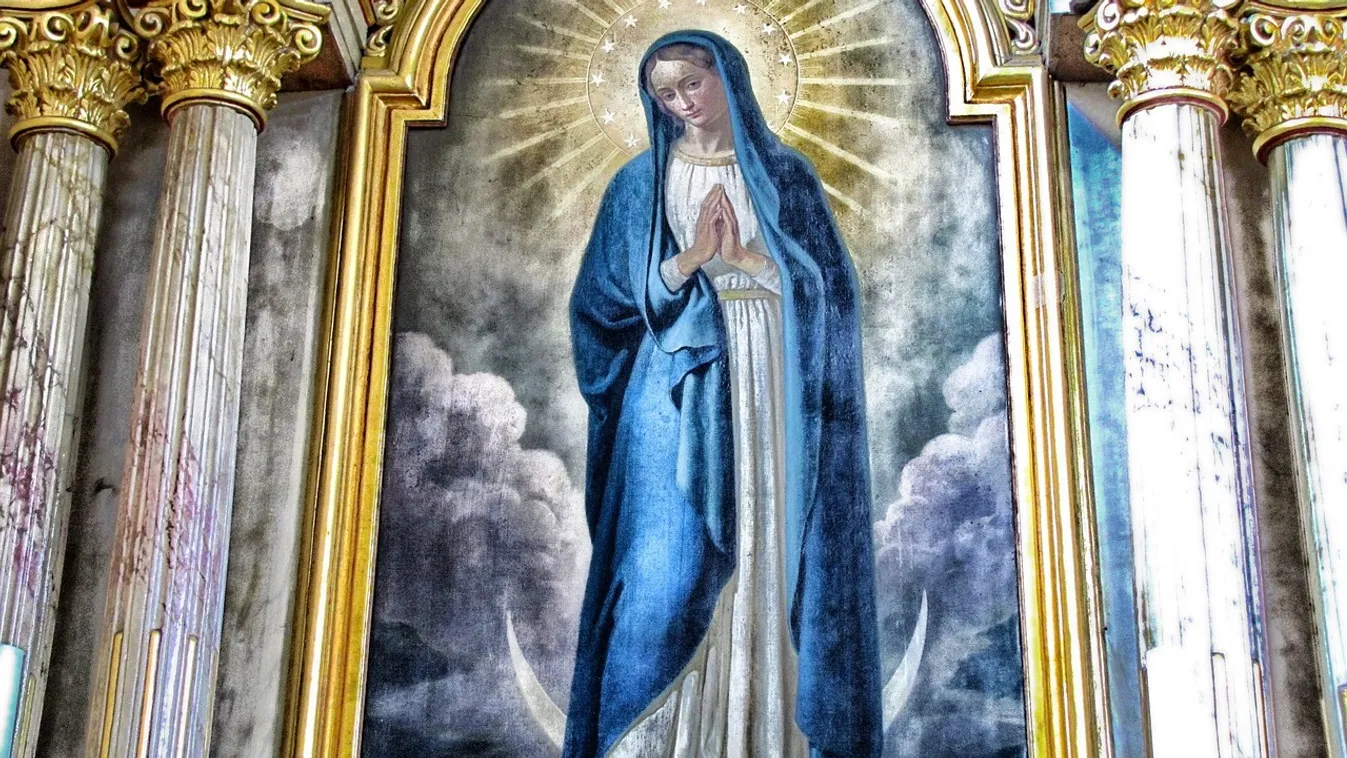 Megjelent Szűz Mária az éjszakai égbolton – Fotó