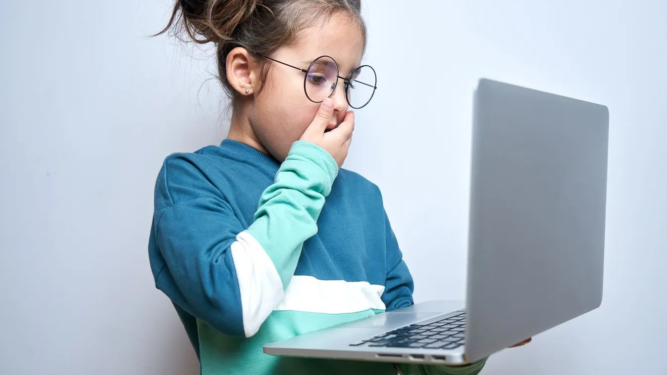 10+1 tanács, ami segít megvédeni a gyerekeket az internetes veszélyektől