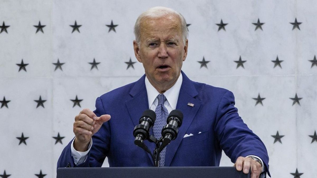 Mérhetetlenül kínos: nagyközönség előtt bukott le Joe Biden