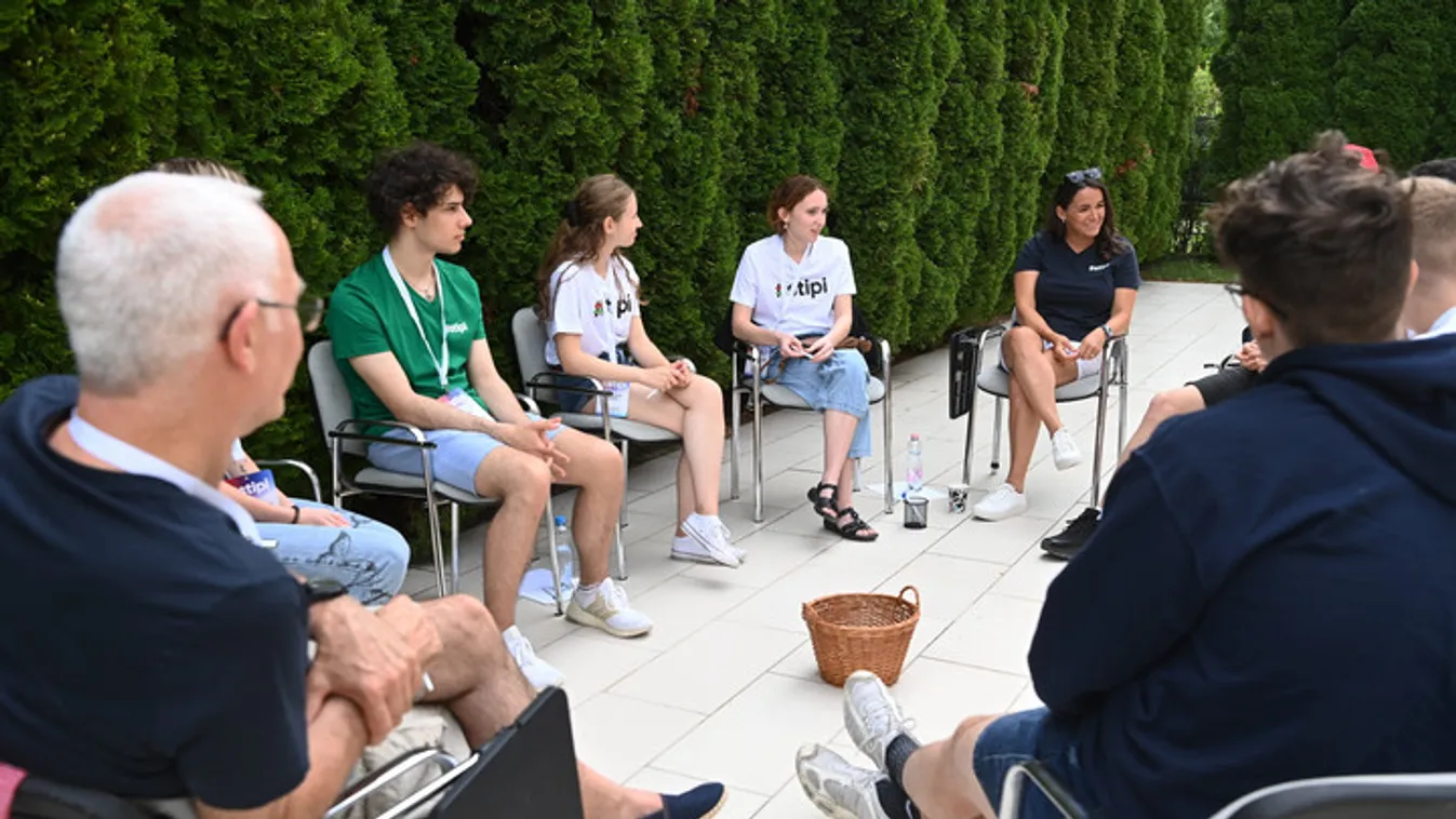 BALOG Zoltán; NOVÁK Katalin