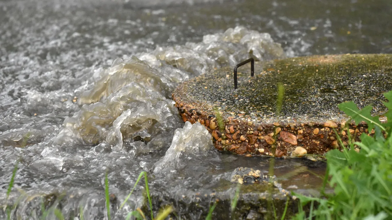 Viharos széllel és jégesővel érkezik a zivatar