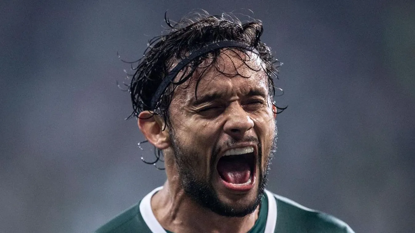 Szöglet helyett a partjelzőt rúgta telibe a sztár