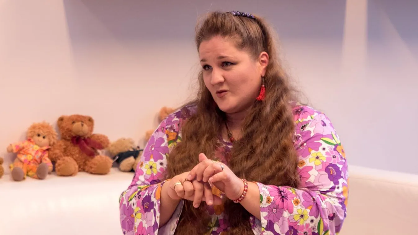 Sokkoló: Amputálták a magyar énekesnő édesapjának lábait