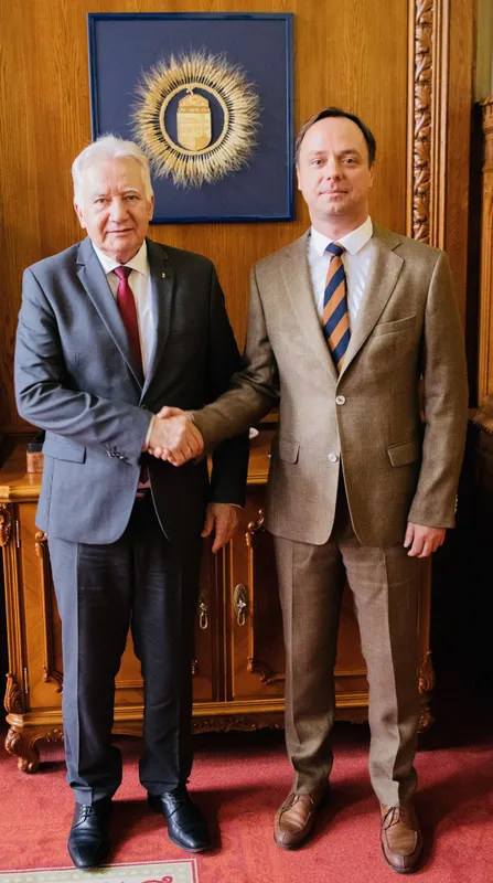 Nyitrai Zsolt, a miniszterelnök főtanácsadója és Jakab István, a Magyar Gazdakörök és Gazdaszövetkezetek Szövetségének (MAGOSZ) elnöke