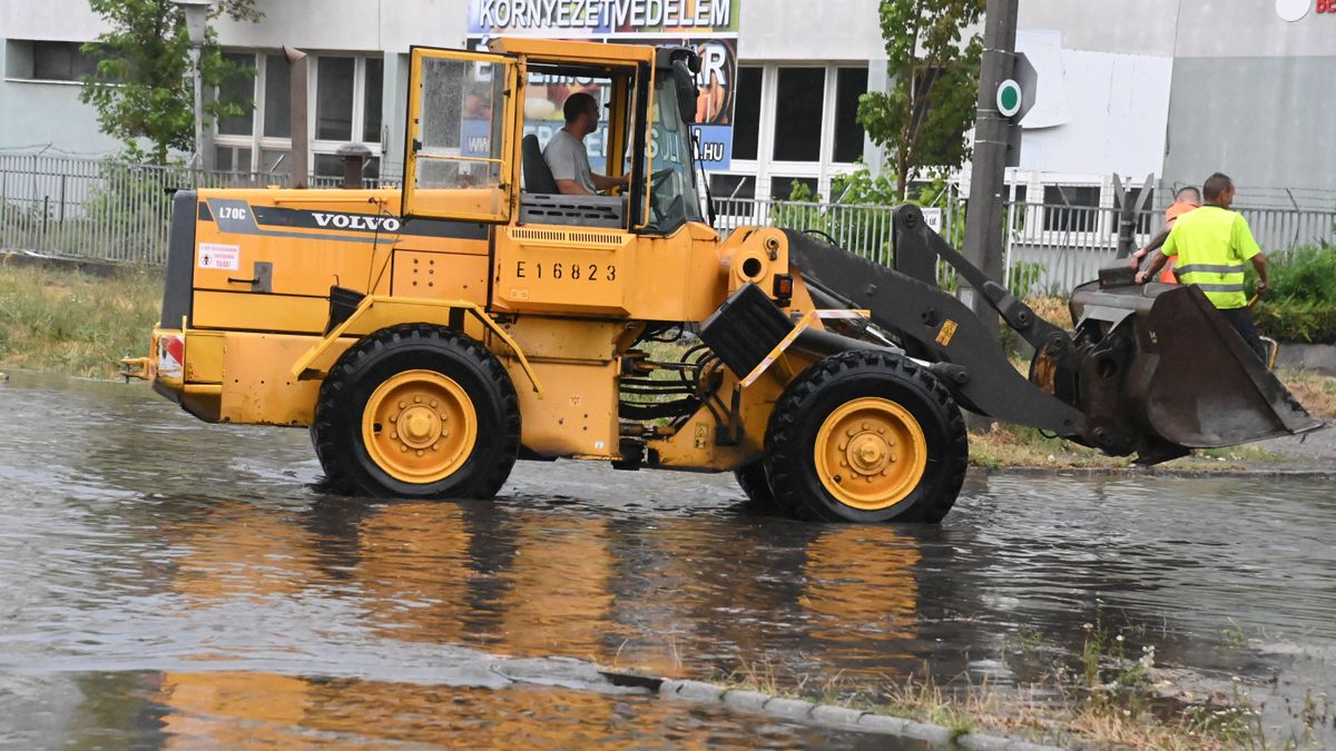 Lecsapott az ítéletidő, elöntötte a víz Budapestet