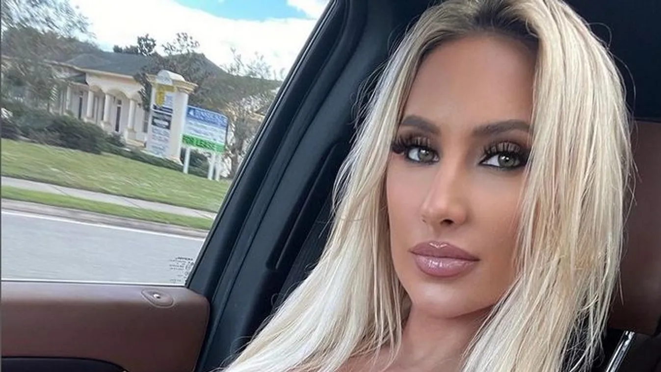 Melltartó nélkül fotózták a dögös modellt