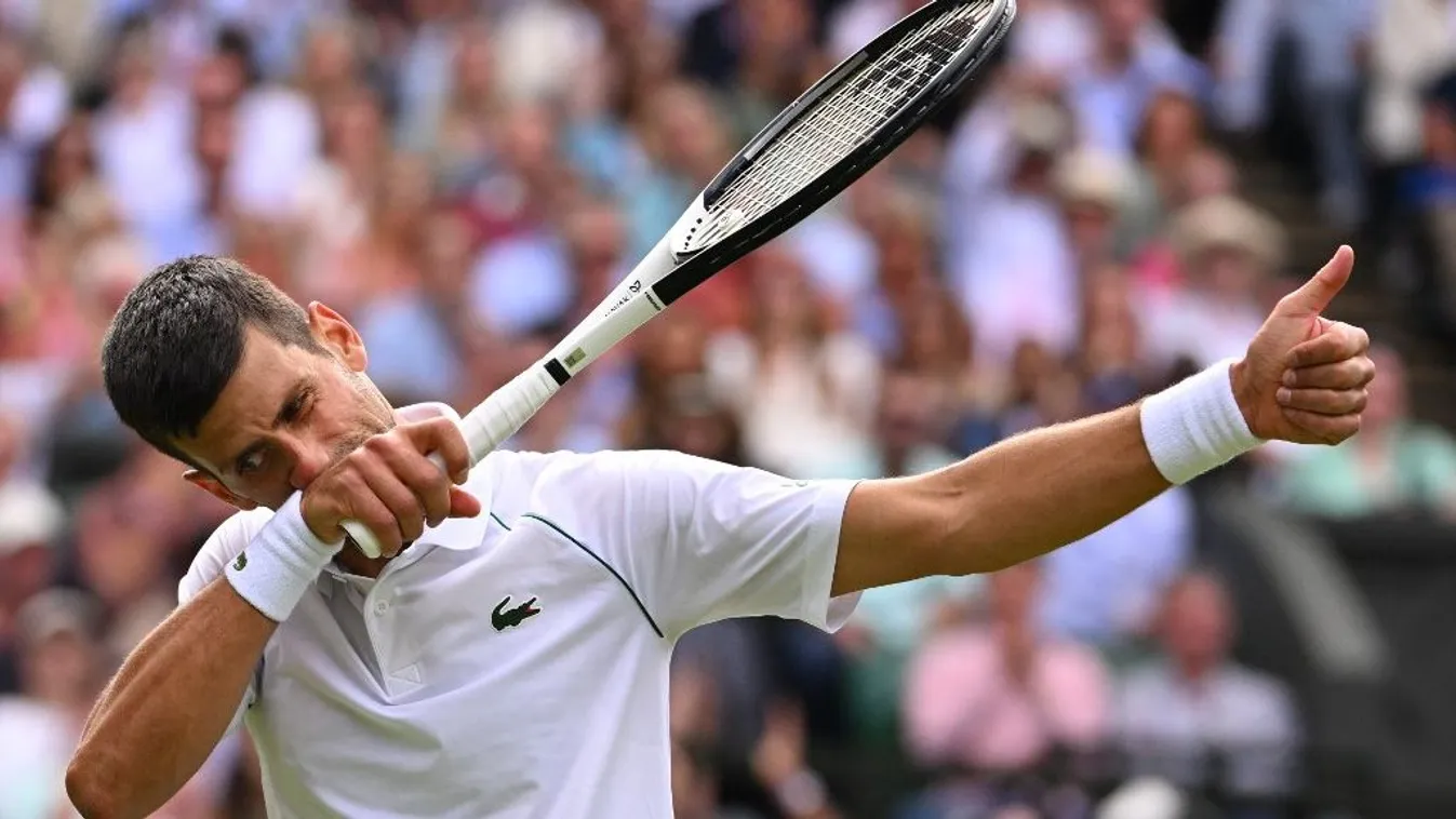 Titokzatos szert szippantott Djokovics