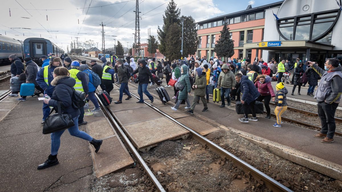 Már 6 millió 700 ezer ukrán menekült el