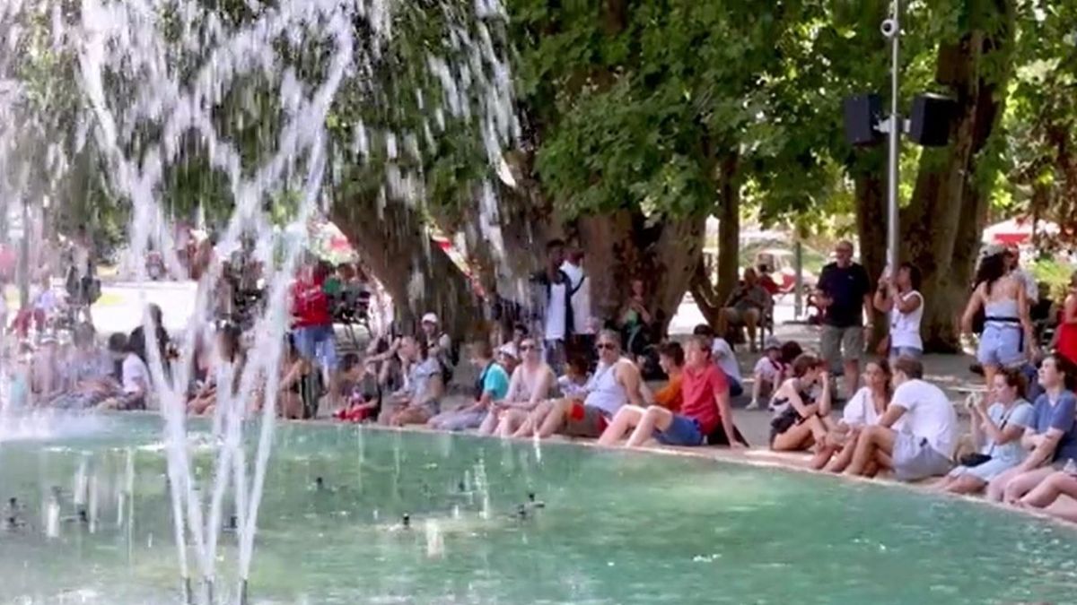 Elő a forrónadrággal és strandszerkóval! – videó