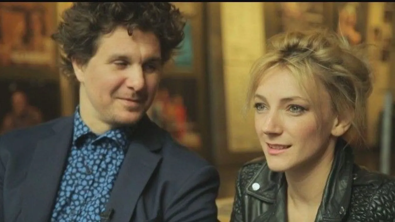 Ikrekkel várandós a magyar sztárszínésznő, ekkora a pocakja