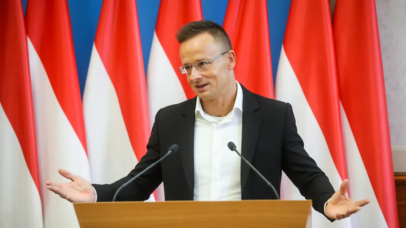 Szijjártó: Nem normális időket élünk