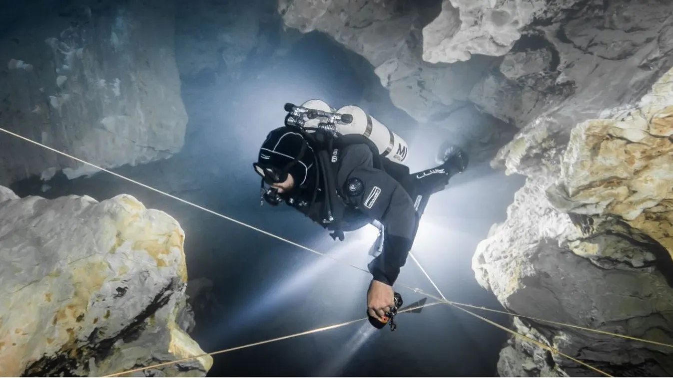 Titkos barlang tárult fel Budapesten, cápafogat is találtak