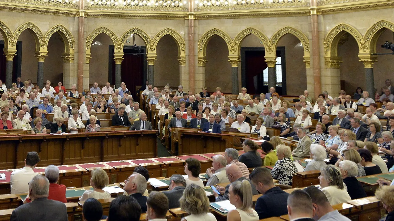 Jönnek a vármegyék, változik a frakciótámogatás