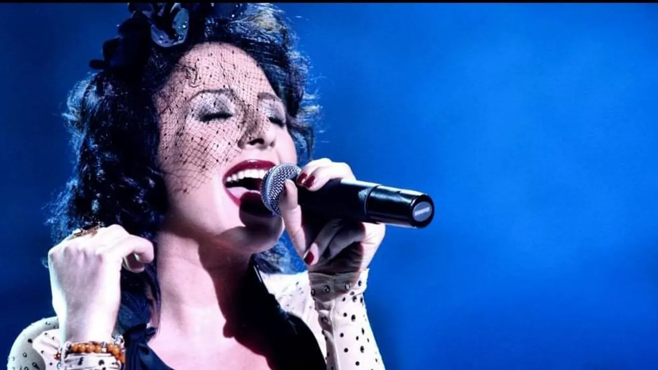 Hoppá: a legintelligensebbek 2 százalékába tartozik a magyar énekesnő