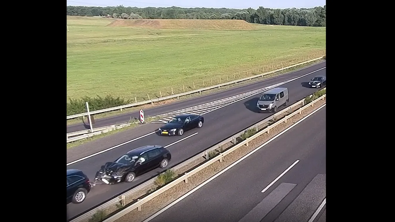 Két baleset is történt az M1-esen - itt a videó