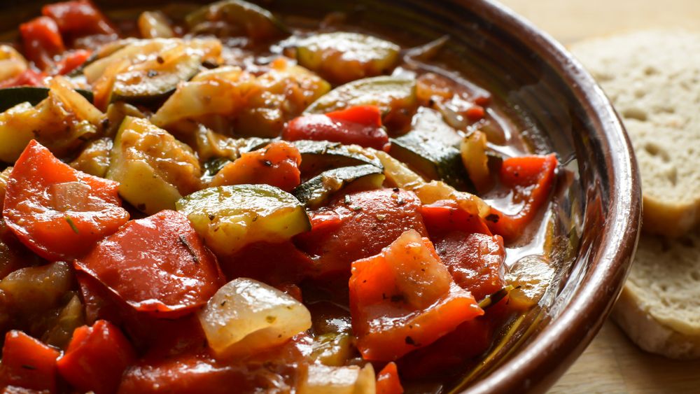 Vegan,Letcho,With,Red,Pepper,And,Zucchini