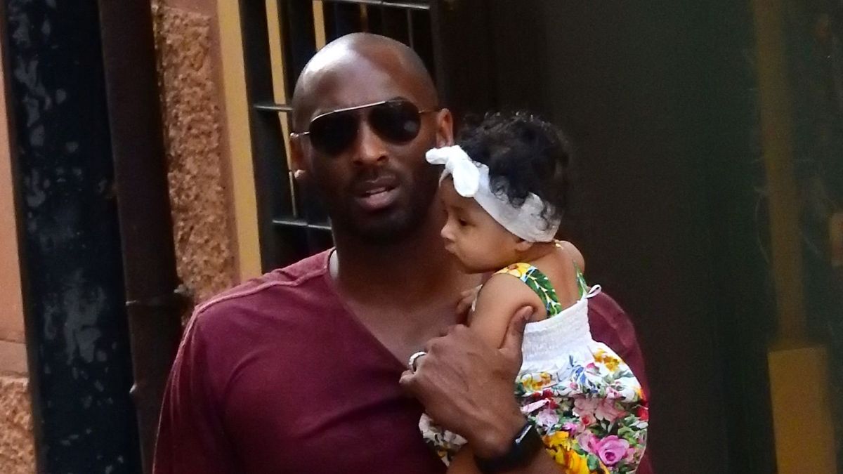 Kobe Bryant strolls in Portofino with the family