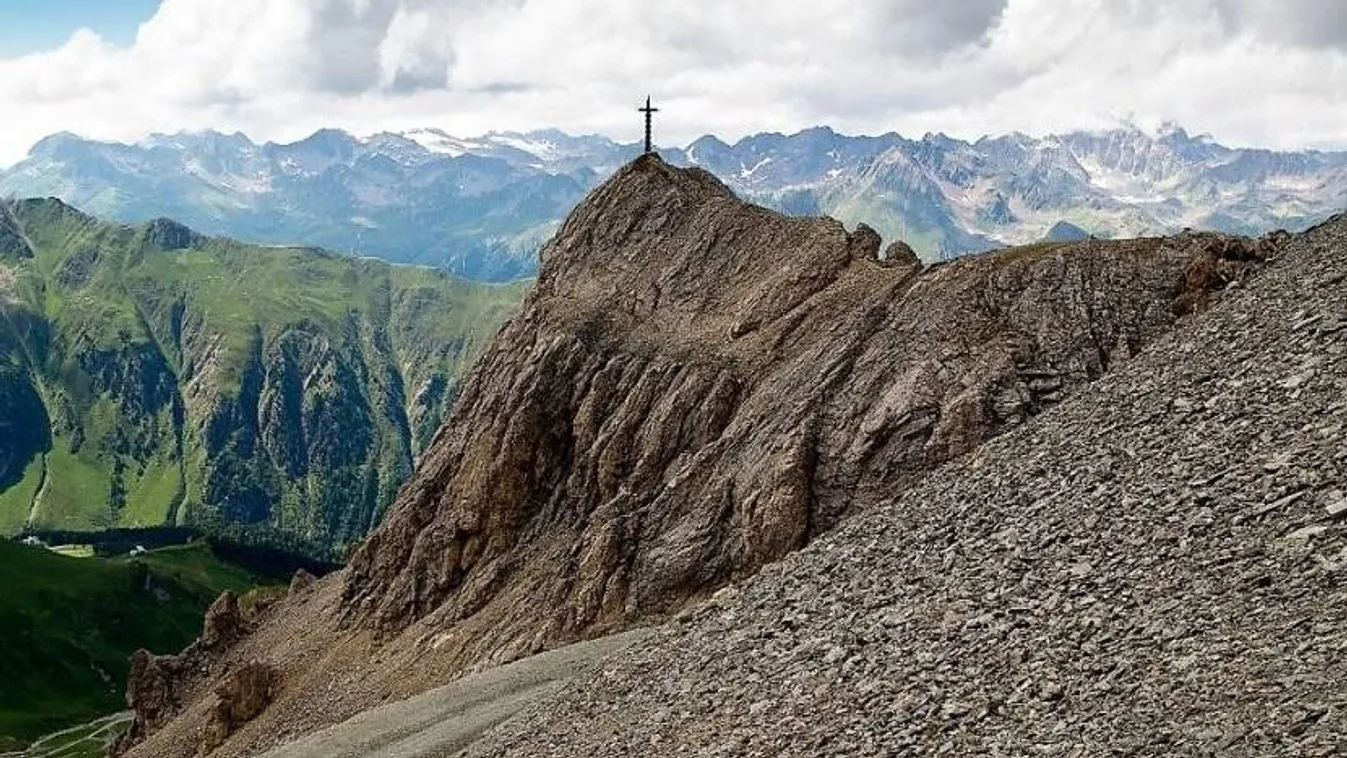 Fotózás okozta a hegymászó halálát
