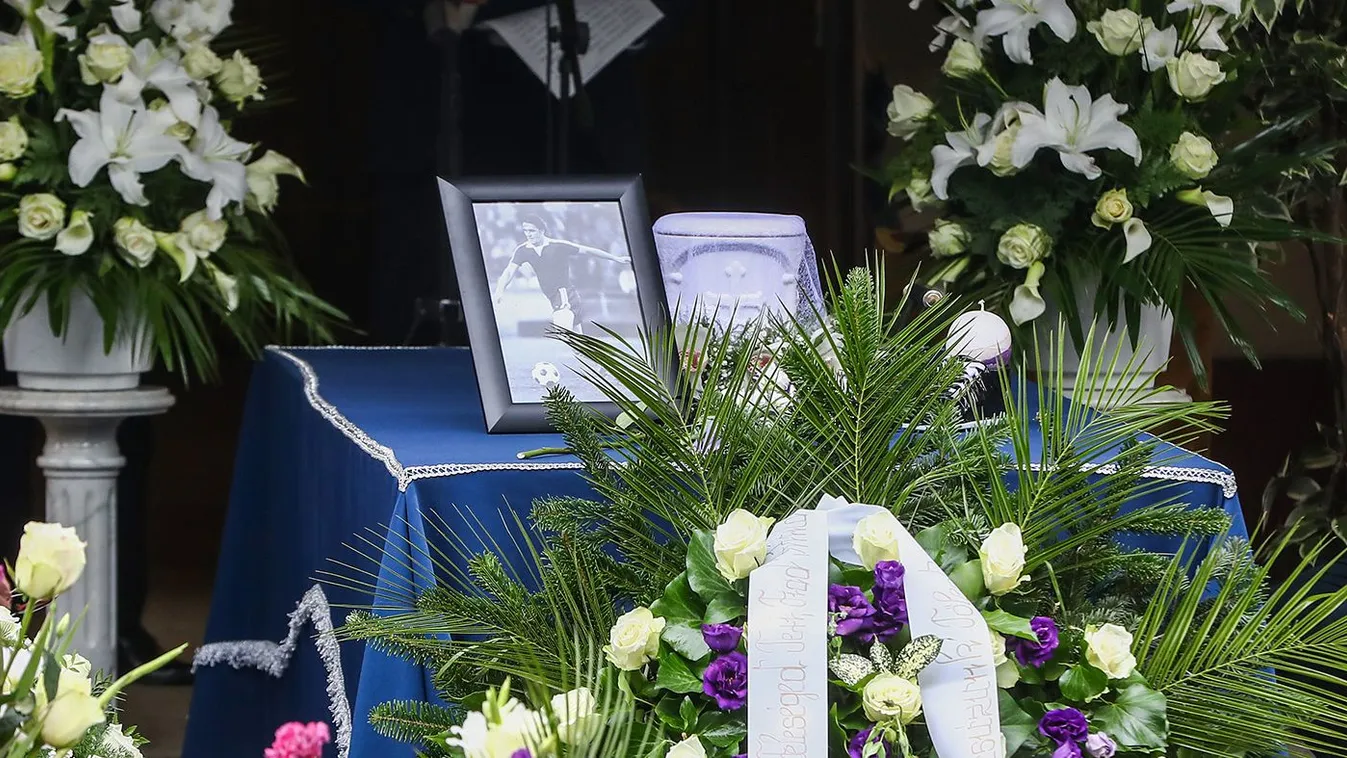 Magyar futballcsillagok búcsúztak Törőcsik Andrástól