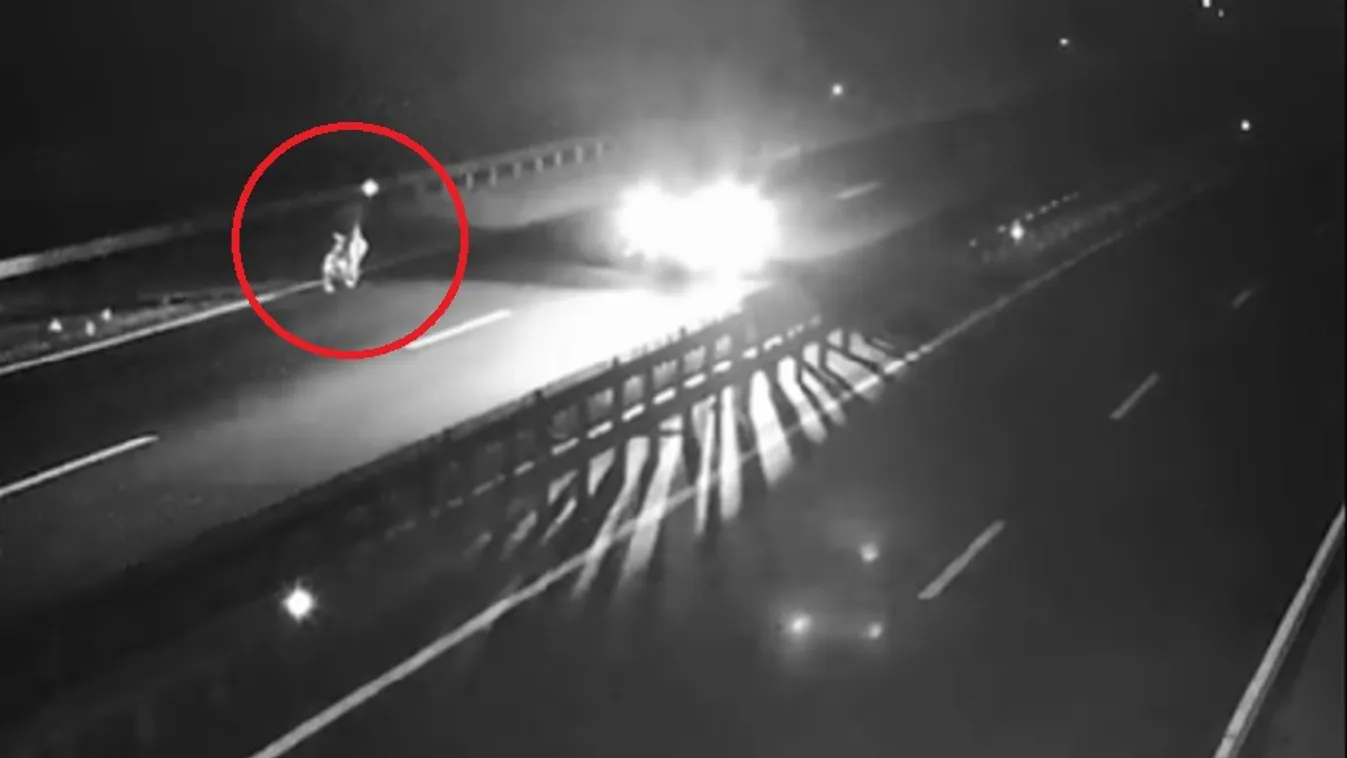 Sokkoló videó: biciklis hajtott az M4-esen