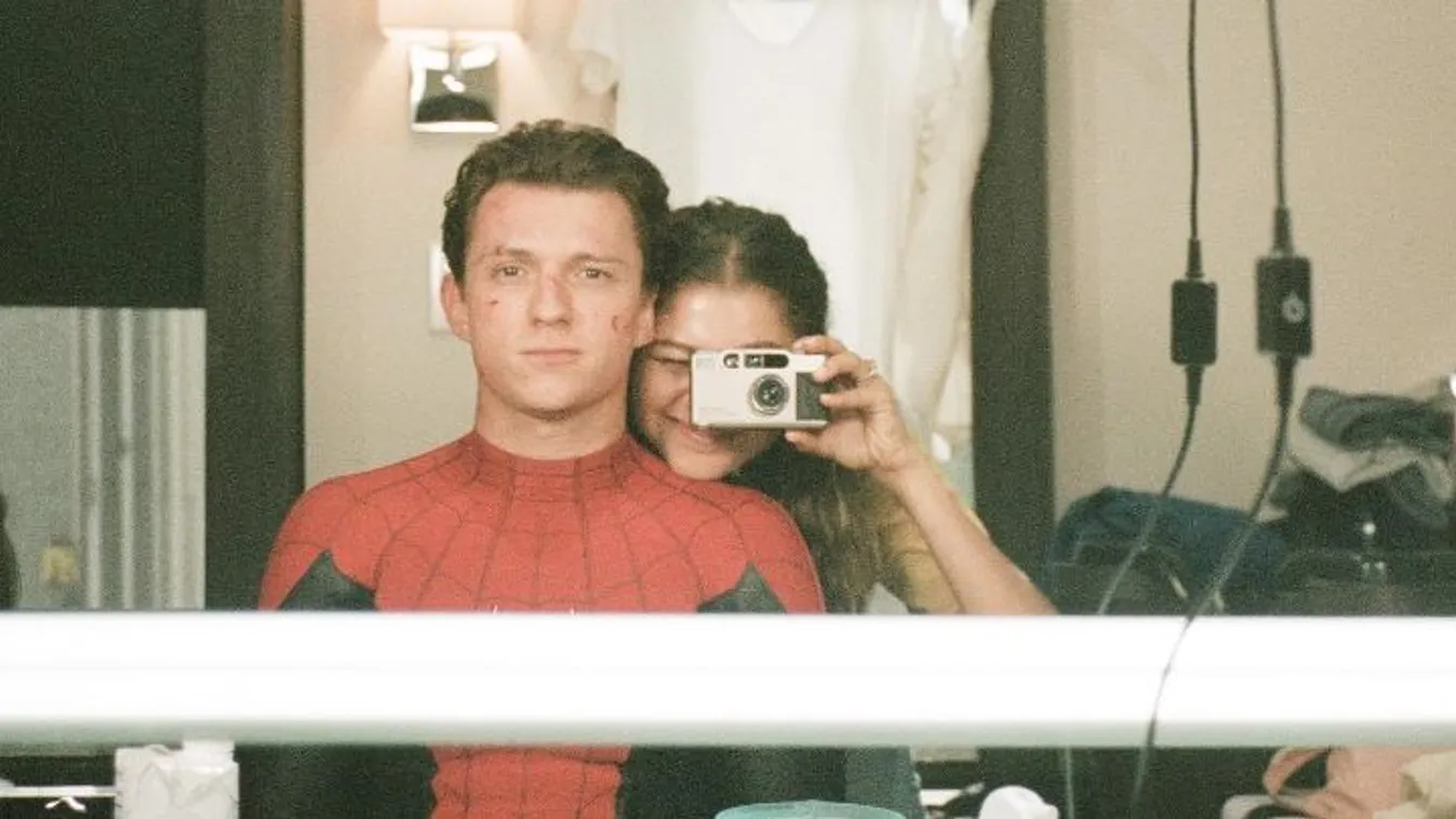 A Parlament előtt pózol Tom Holland és Zendaya - Fotó