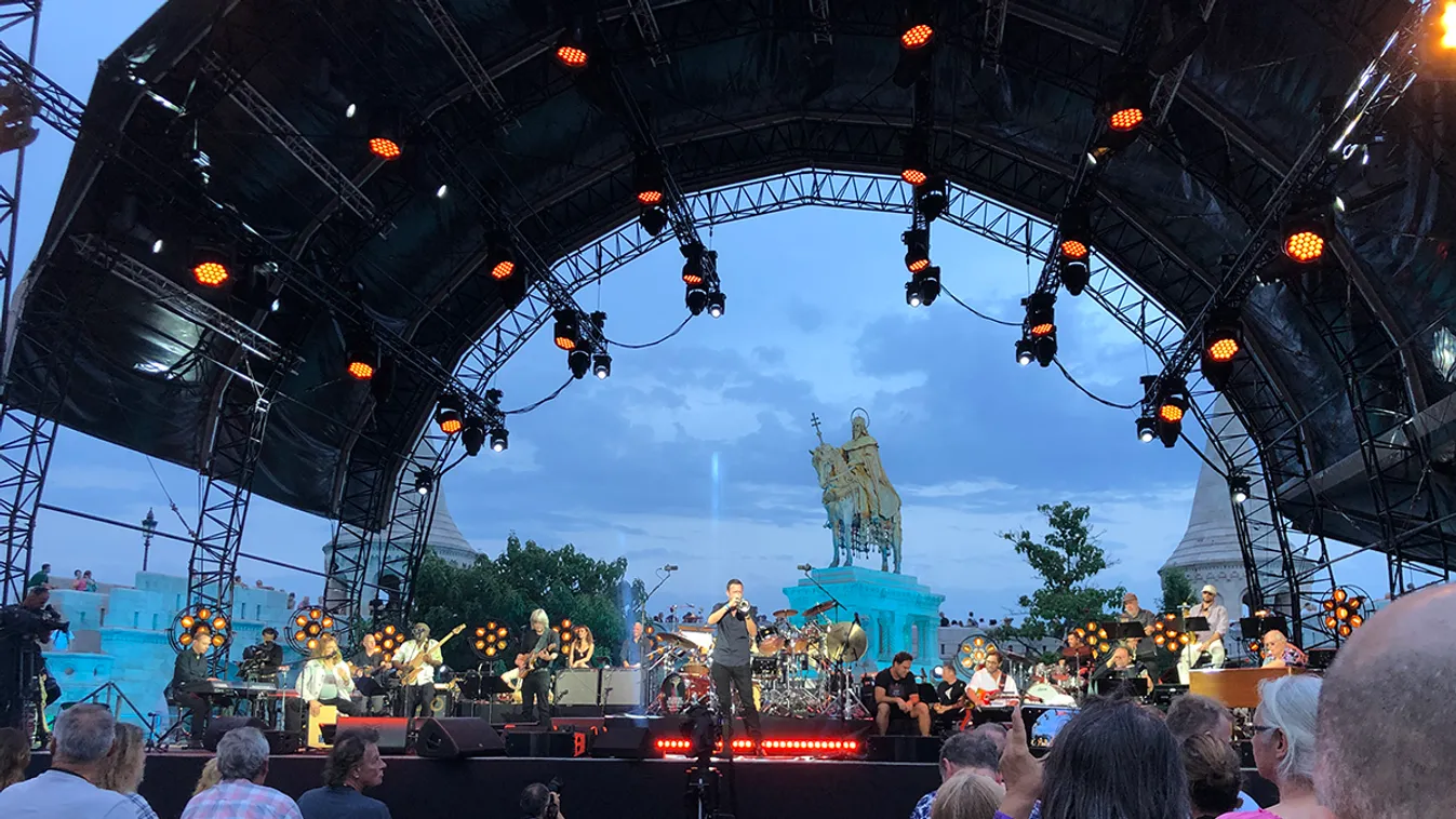 Fergeteges volt a Mandoki Soulmates koncertje a Várban