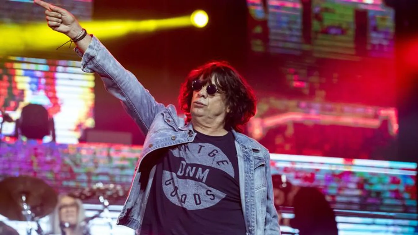 Takáts Tamás: Tiniként pogóztam a koncerteken a Tabánban