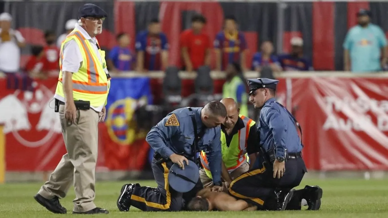 Brutálisan megverték a női játékvezetőt a meccsen