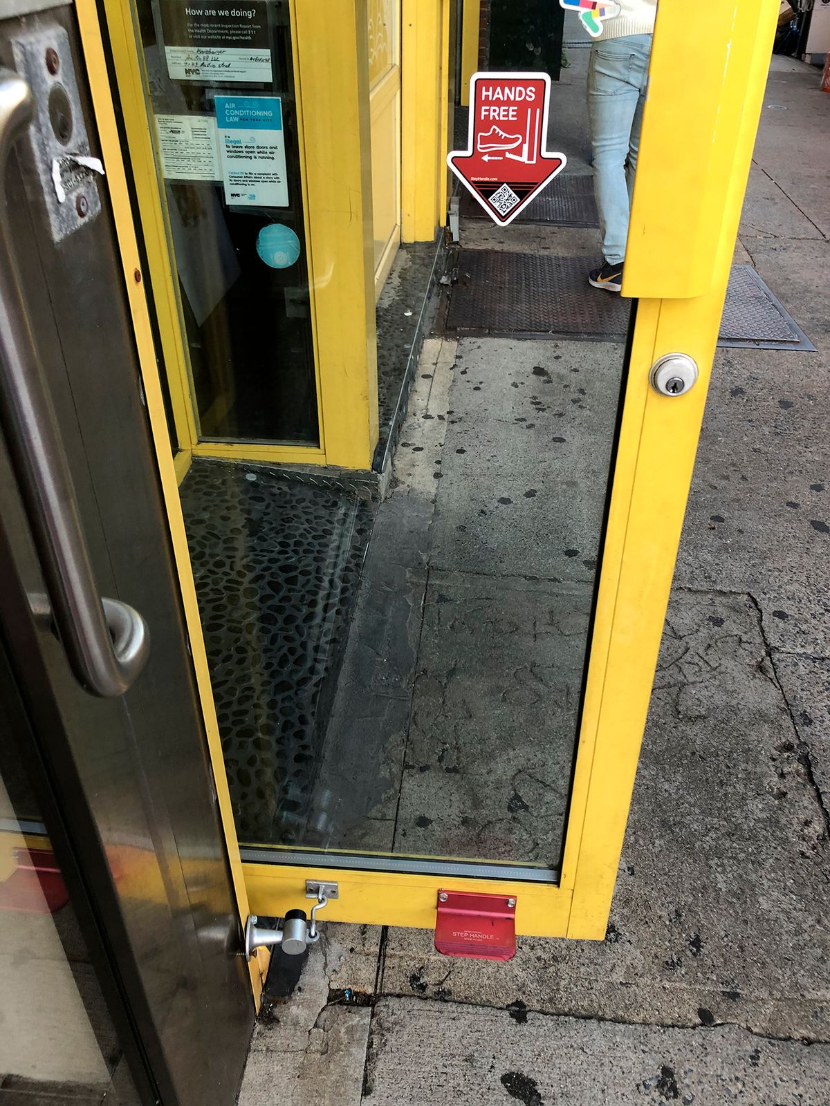 Hands-Free Automatic door on Restaurant, Queens, New York