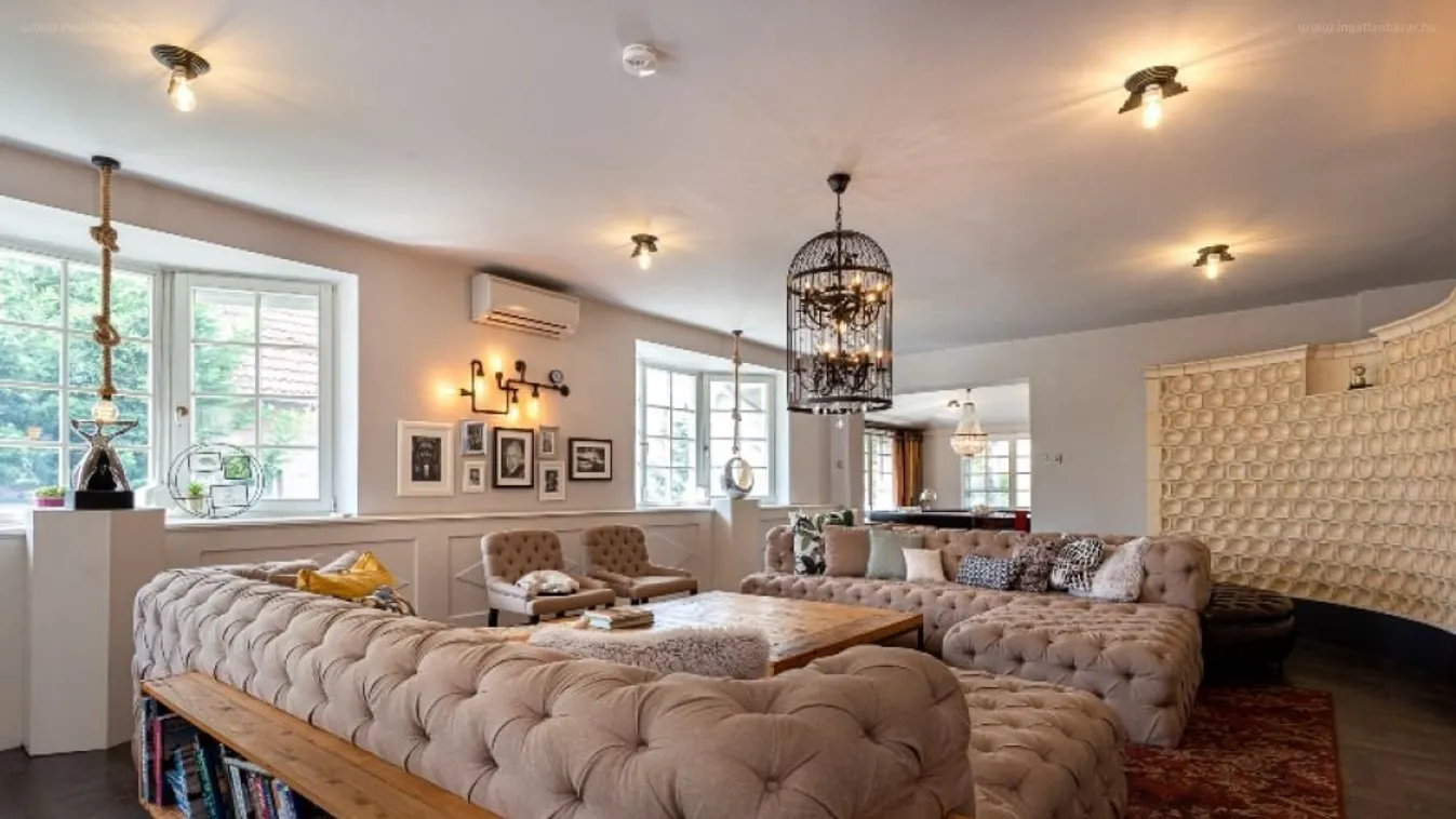 Csak el ne tévedjen a tulaj a csillaghegyi luxusházban!