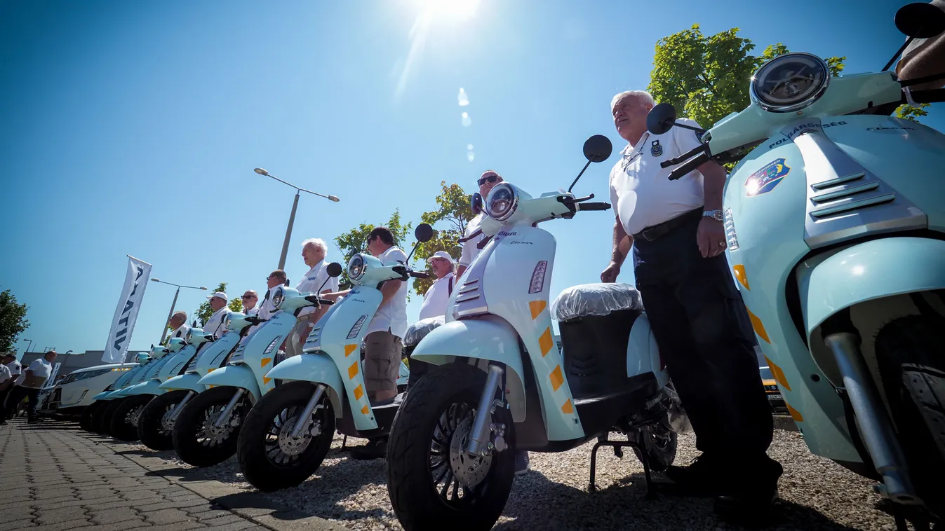 Ilyen új kocsikat és robogókat kapott a Polgárőrség