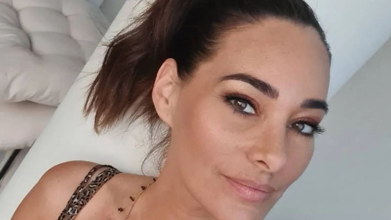 Görög Zita bikiniben mutatta meg a valóságot