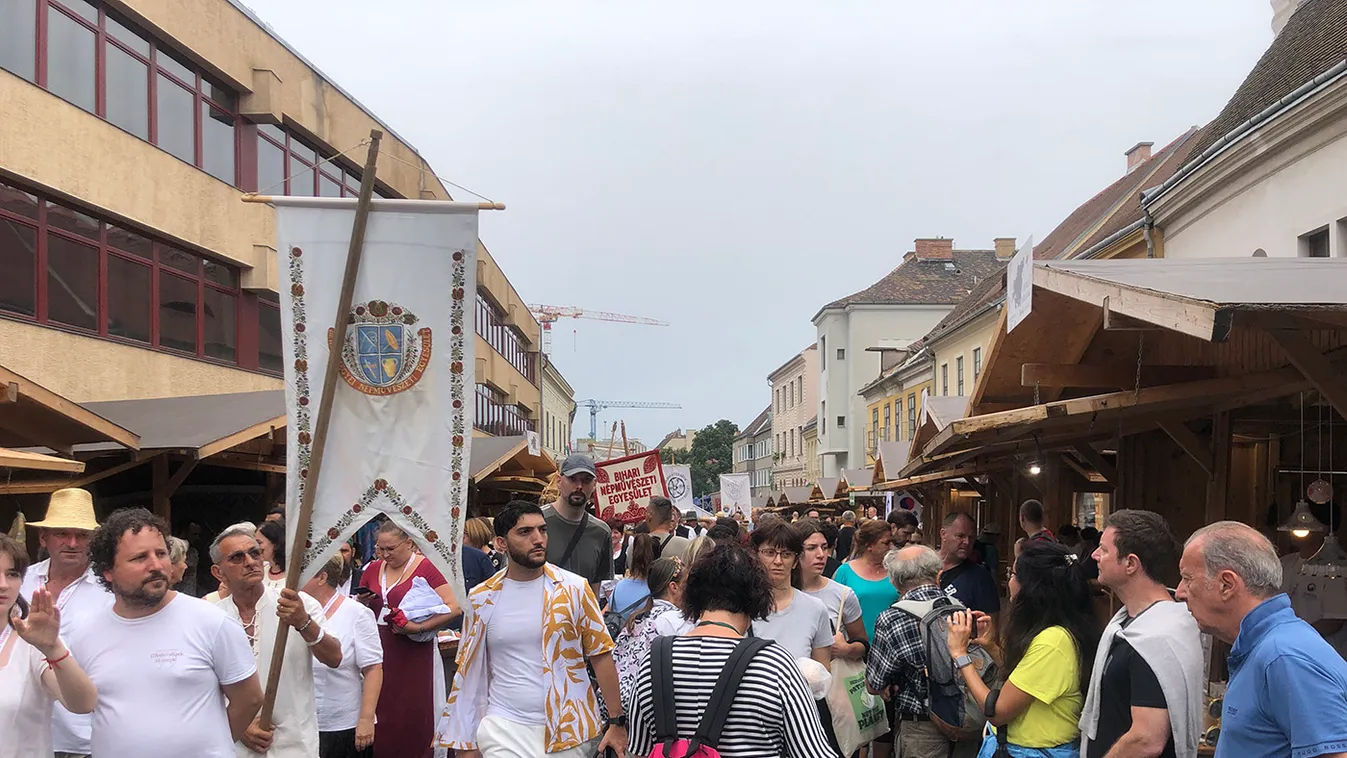 Tömegek látogattak el a Magyar Ízek Utcájába