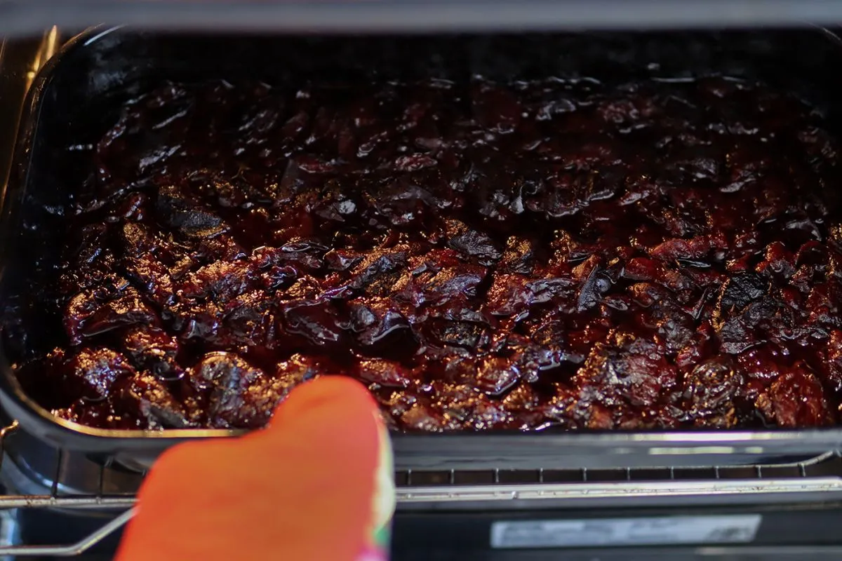 The,Plums,In,The,Saucepan,Are,Baked,In,The,Oven