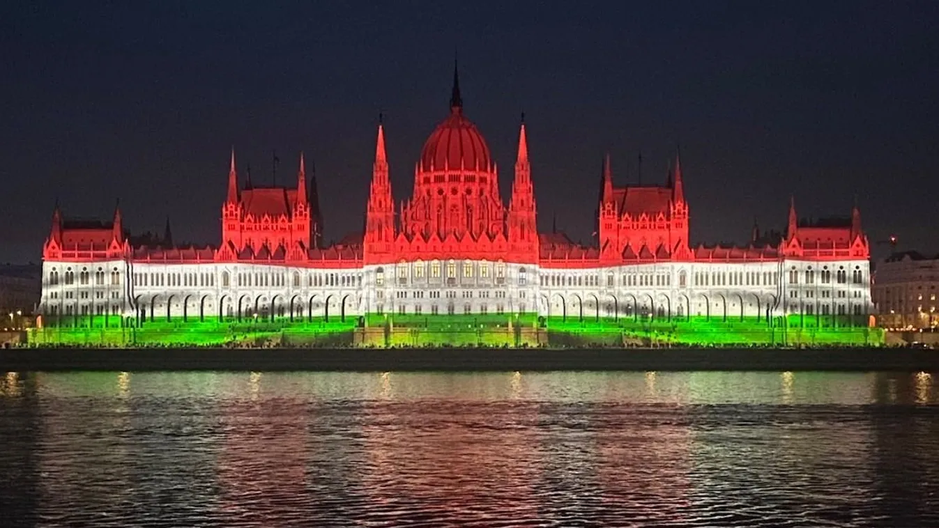 Szívmelengető látvány: nemzetszínbe öltözött a Parlament