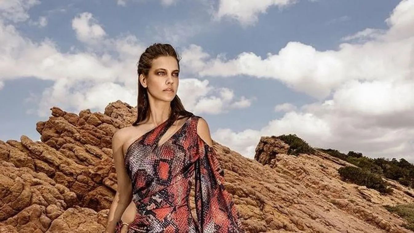 Palvin Barbi egy szál semmiben ment el a filmpremierre