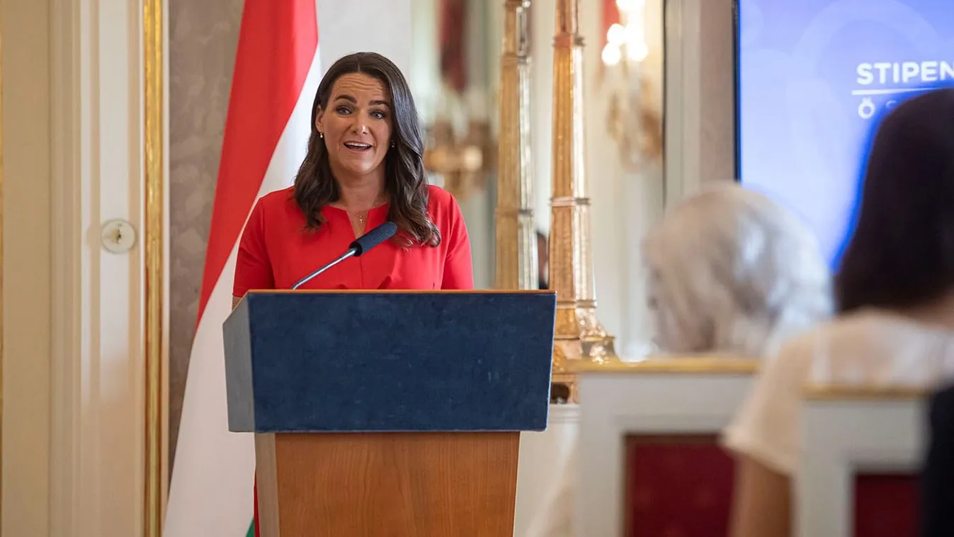  Novák Katalin átadta a Stipendium Peregrinum ösztöndíjakat