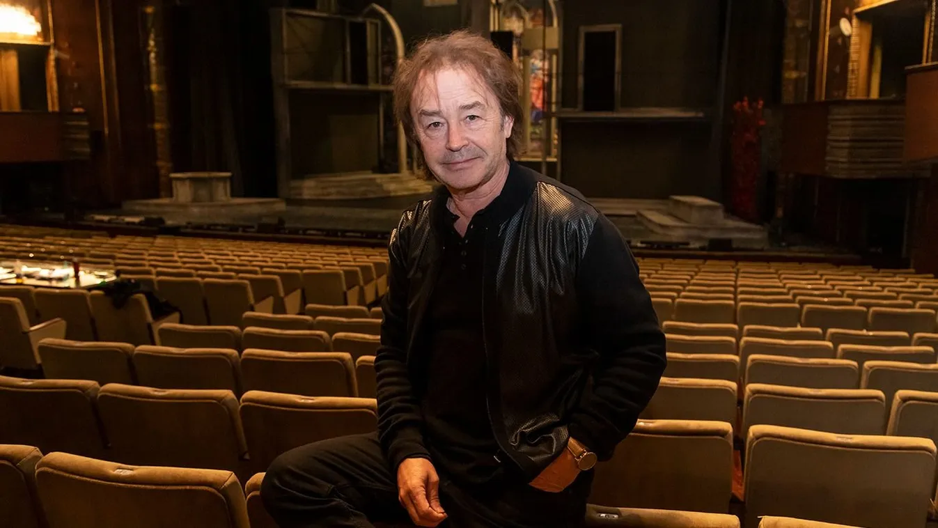 Titokzatos projekten dolgozik Szikora Róbert