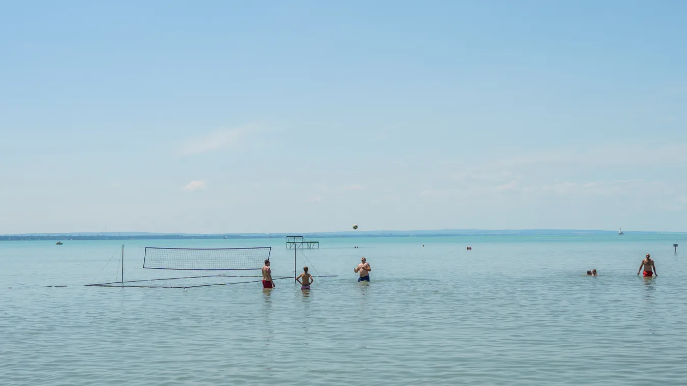 Kétéves kislány fulladt a Balatonba