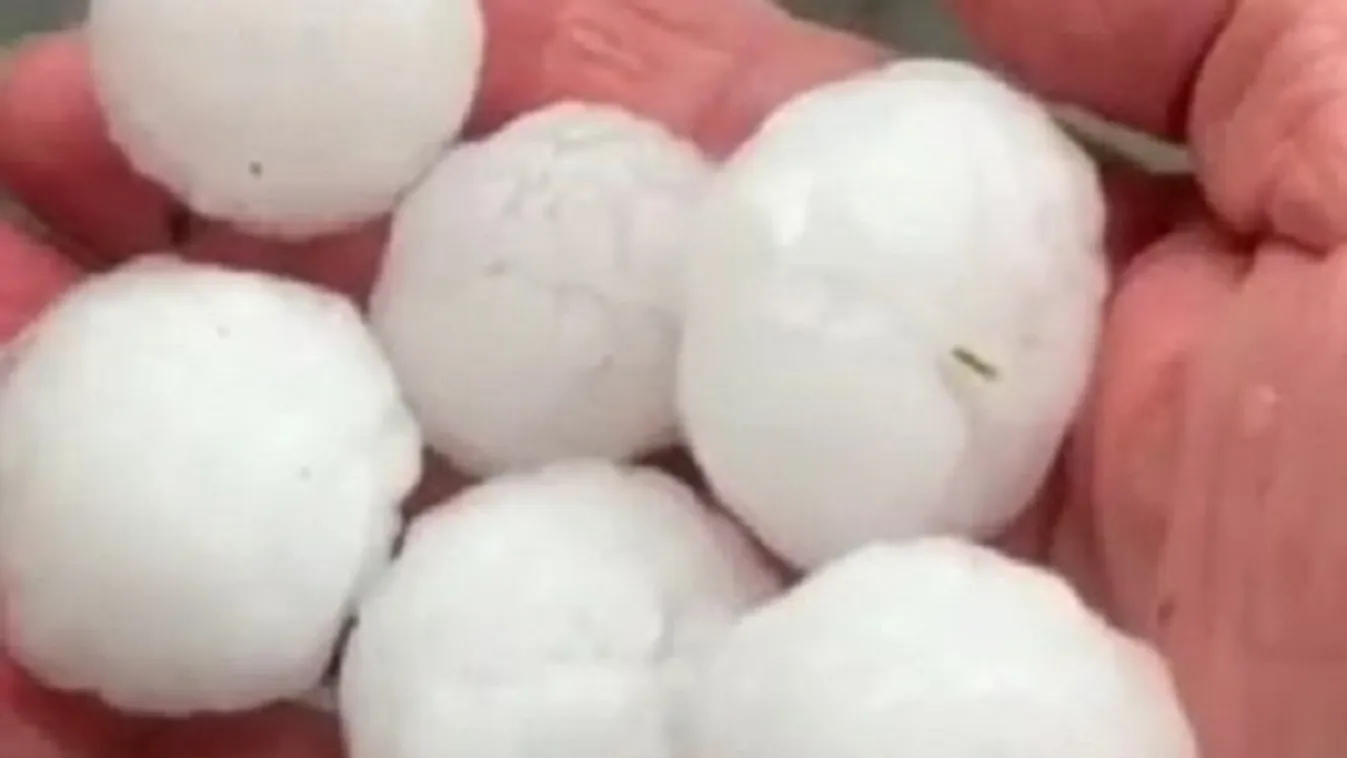 Jégeső és felhőszakadás, vihar csapott le Pécsre - Videó