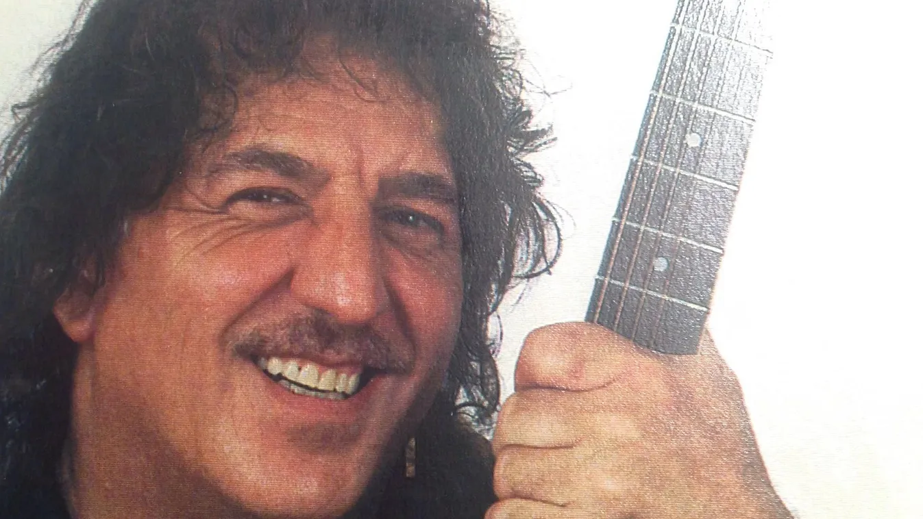 A temetőben gyűltek össze a 100 Folk Celsius tagjai