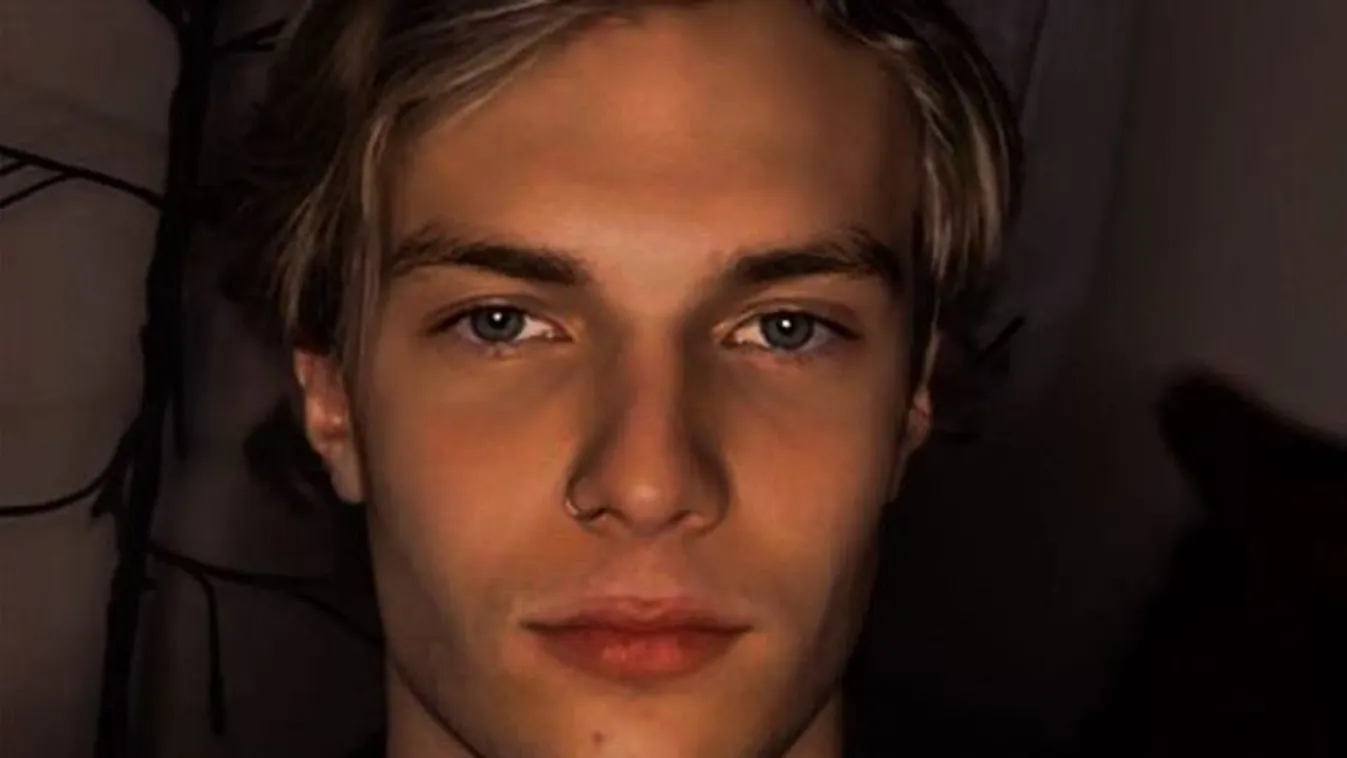 Nagymamája utánzásából lett sztár a fiatal TikToker - Videó