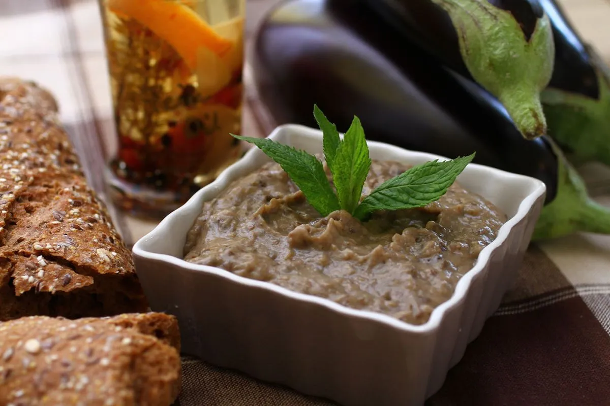 Aubergine,Eggplant,Cream