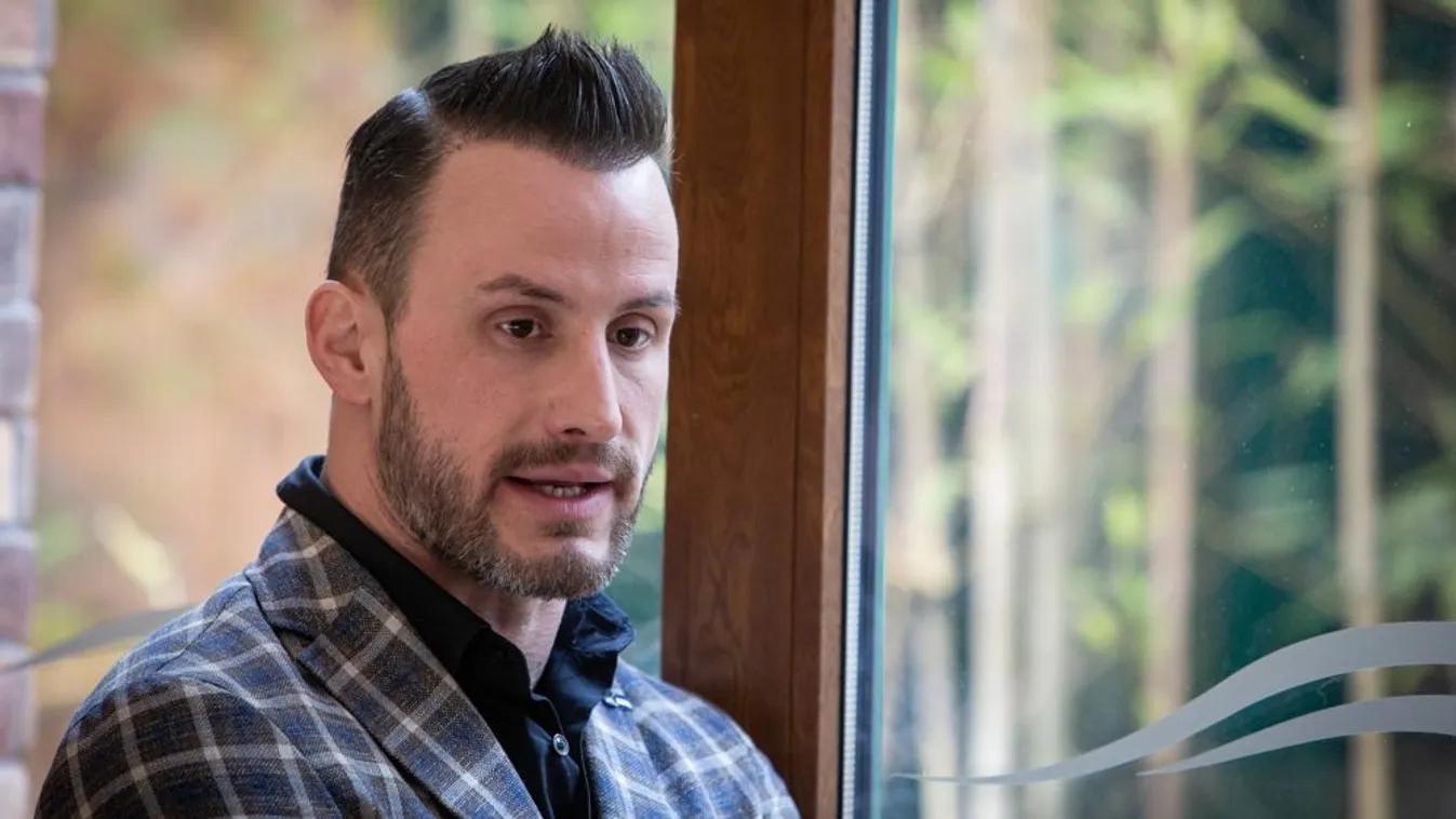 Szexi celebnőre cserélte le párját a válófélben lévő Csuti?